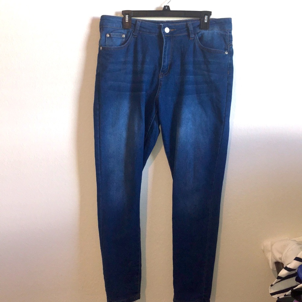 Red Button Butt Lift Jeans - Picture 2 of 5